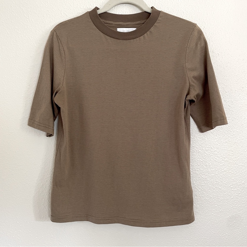 Oak & Fort Fitted Tan Tee, Like New, Size M